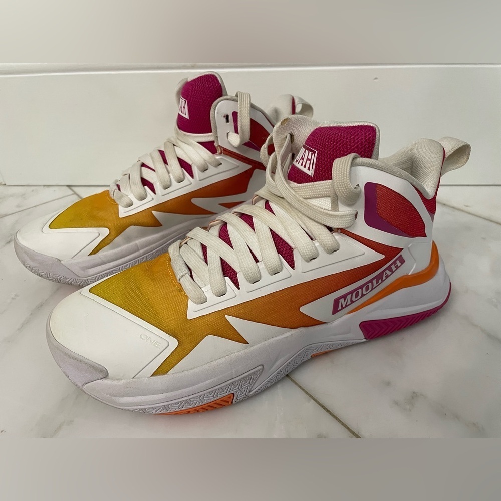 Moolah men’s 7.5-8 ladies 9.5 white pink yellow Triple Double basketball sneaker